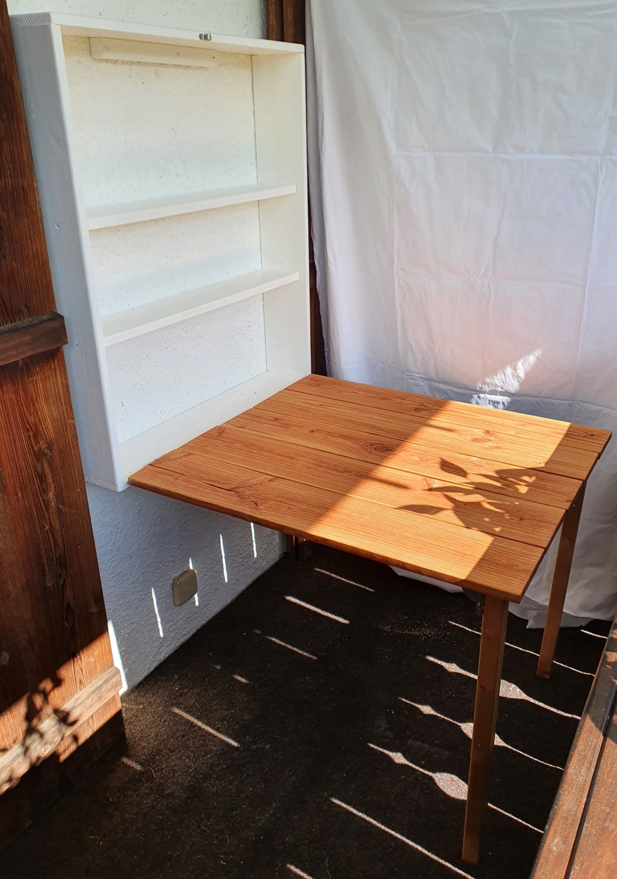 Holzklapptisch für den&nbsp;Balkon
